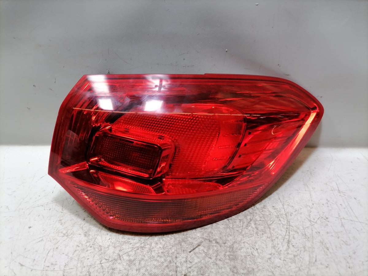 Opel Astra J Sportstourer original R&uuml;cklicht R&uuml;ckleuchte Schlussleuchte rechts Kombi Bj.2012